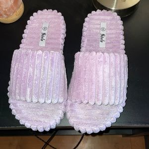 SHEIN lavender slippers size 6